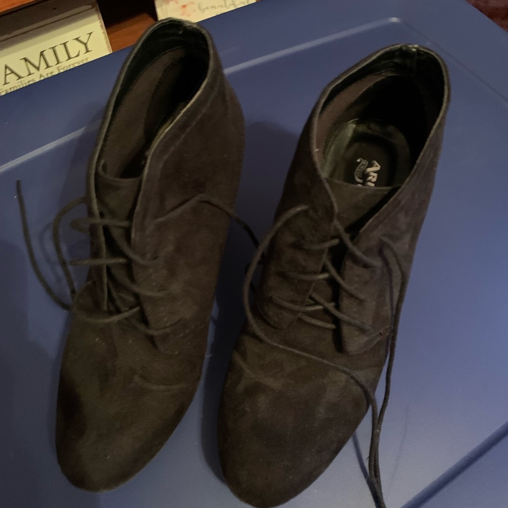 Arizona Swede wedge shoes